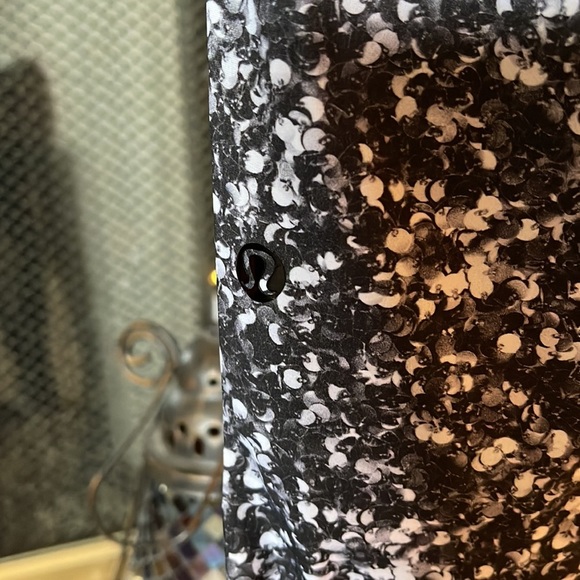 Lululemon Jet Crop Shimmy Shimmer Black Joggers - Picture 6 of 6